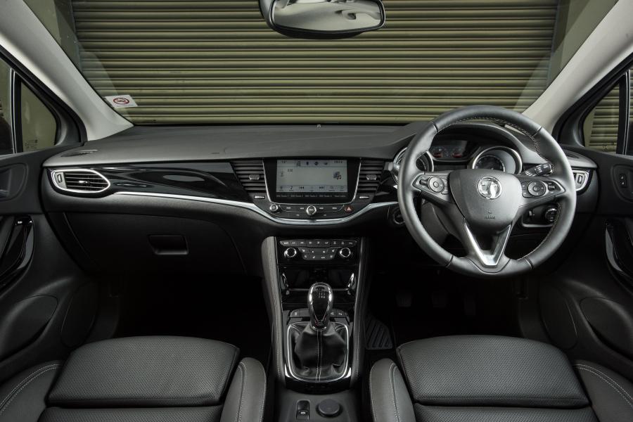 Торпедо Vauxhall Grandland X Turbo D Ultimate 2018 года  (фото 9 из 16)